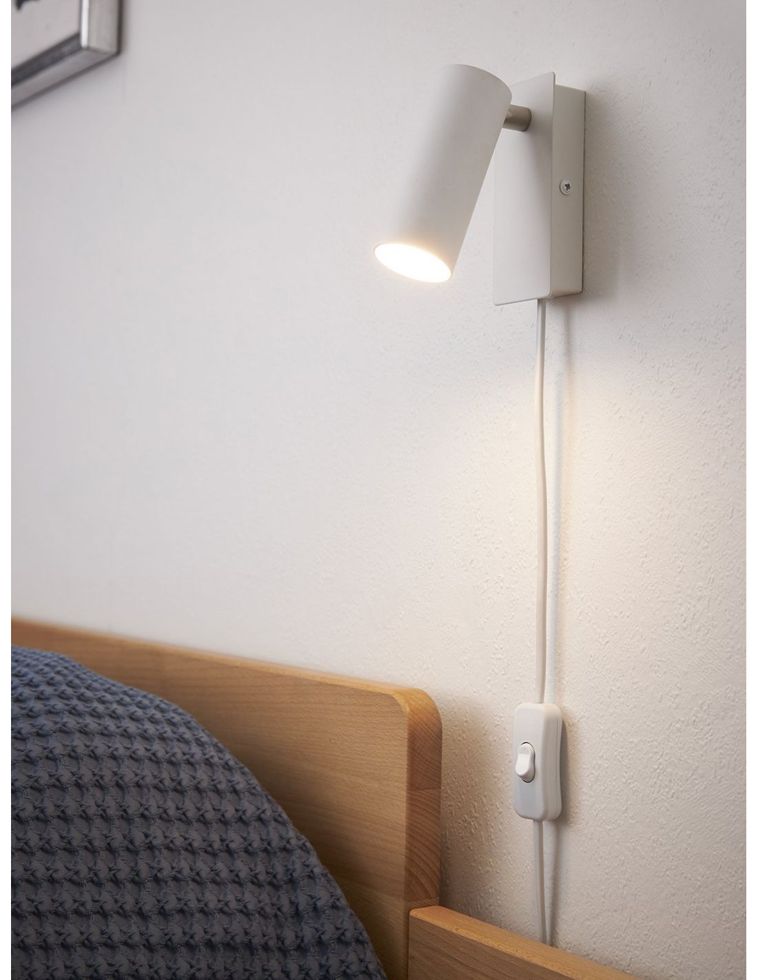 Nielsen Ego LED Wall Lamp White